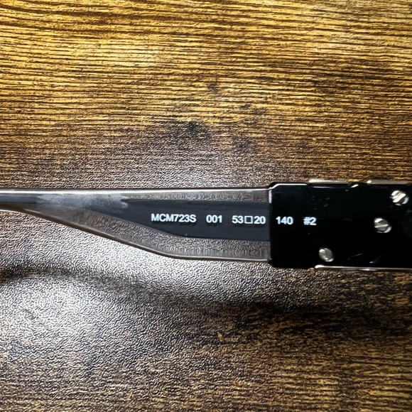 MCM Sunglasses Hard Shell Case & Cleaning Cloth - Picture 4 of 9